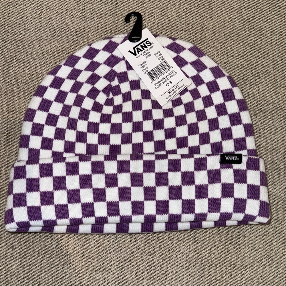 Vans purple and white checkered beanie with tags.